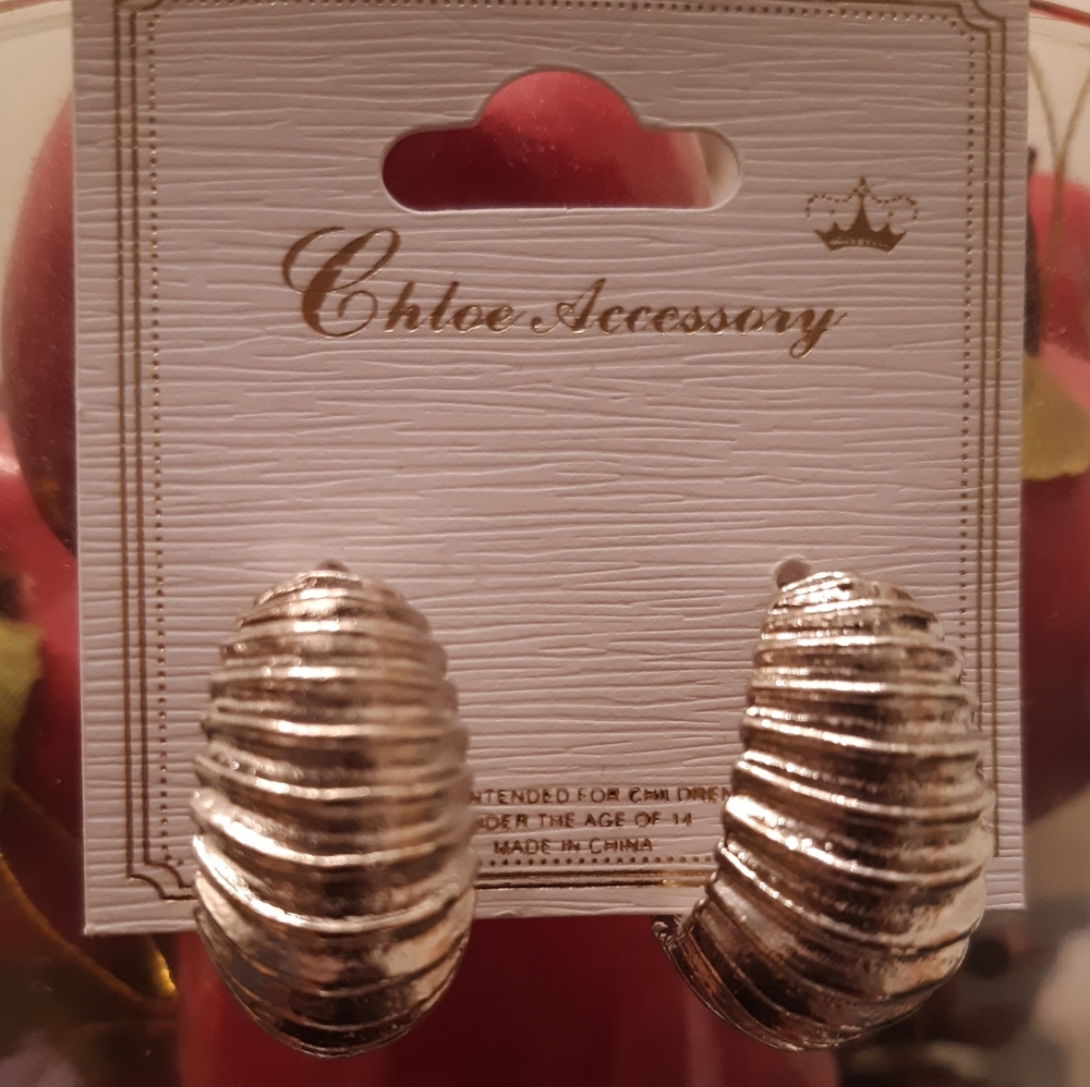 Chloe Accessory Shell Earring